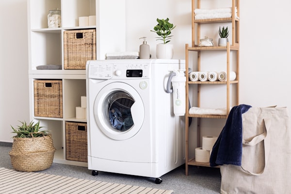 Máy giặt lồng ngang Aqua 10kg AW10-BP4657M(B)