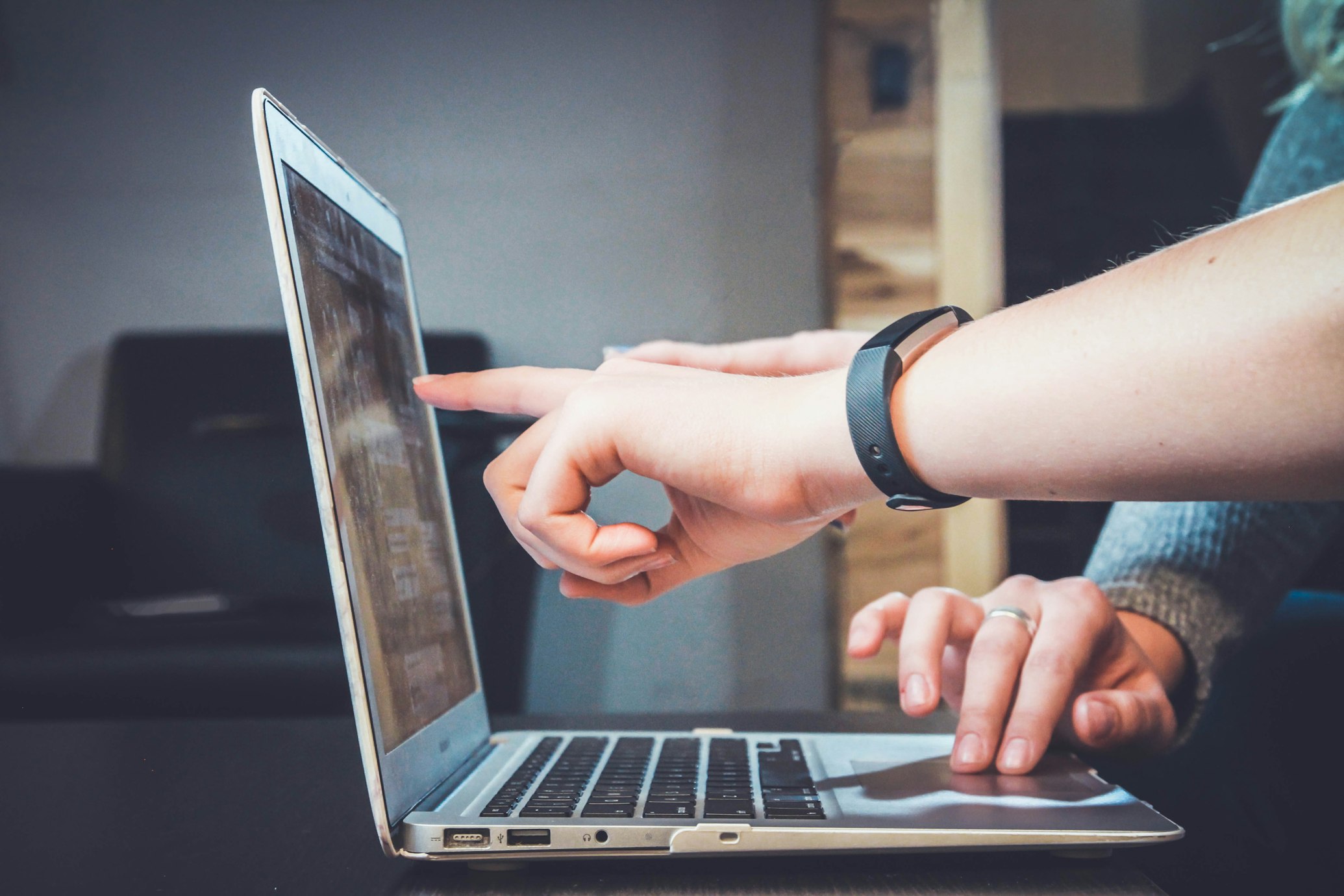 Liên hệ với Điện Máy Net